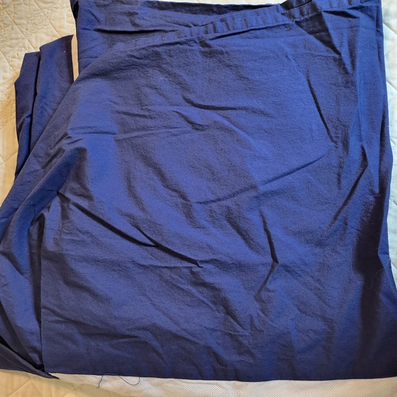 Queen-size Blue Bed Skirt - Picture 1 of 2